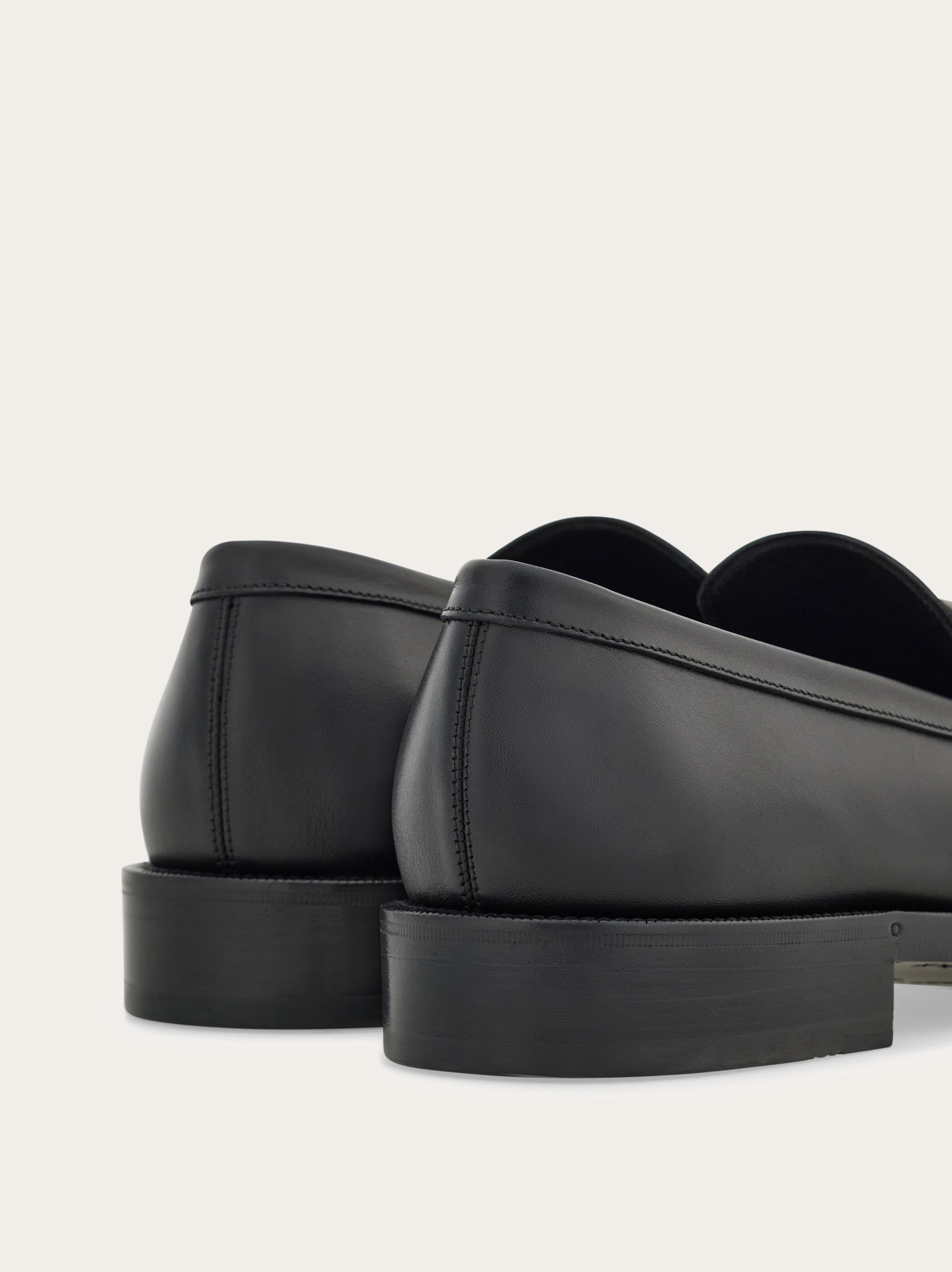 Moccasin with Gancini ornament - Image 3